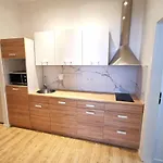 City Park Apartment *